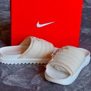 Women Nike slide sandals size 7